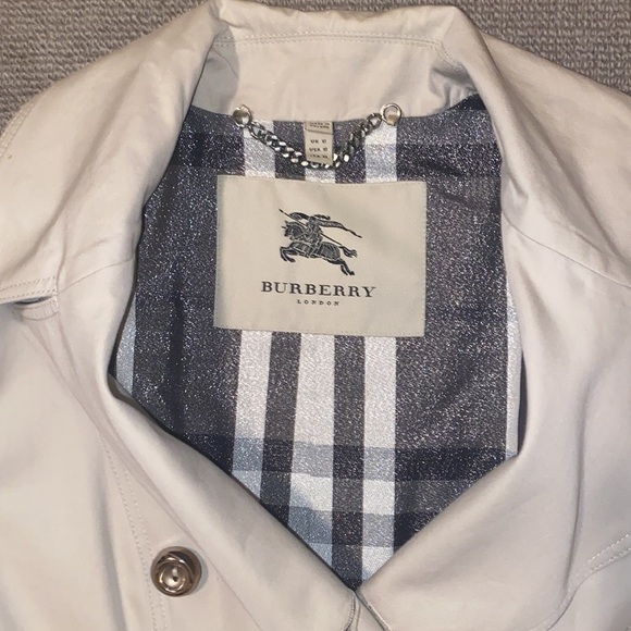 Rare Burberry Trench Khaki with silver buttons and back hem ruffle sz 10 - Picture 8 of 16